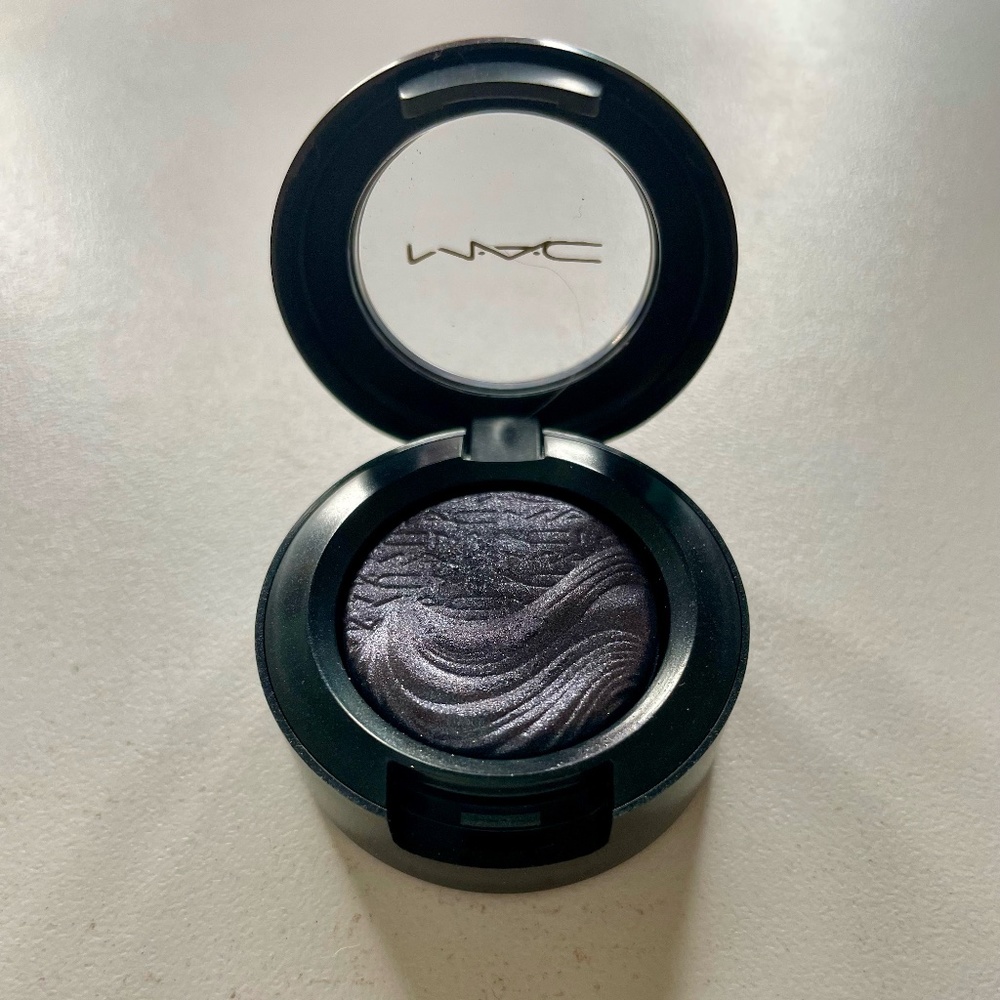 MAC Extra Dimension Eyeshadow: Fathoms Deep